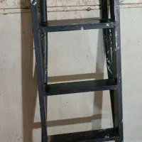 چهار پایه فلزی