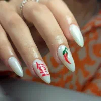 کاشت فقط 500 و ترمیم ناخن380 تخفیف یک هفته ایی