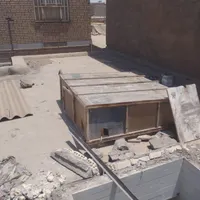درب اتاق چوبی و ایرانیت ونورگیر