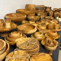 تولید انواع ظروف و دکوری چوب زیتون