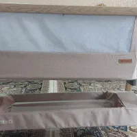 تخت کنار مادر تاشو مارک ببکو کاملا سالم و تمیز|تخت و صندلی بچه|شیراز, شهرک گلستان|دیوار
