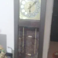 ساعت ایستاده چوبی سالم وتمیز