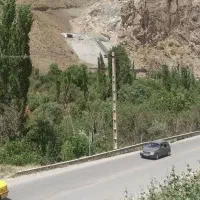 زمین  کنار رودخانه وجاده اصلی کرج ، چالوس