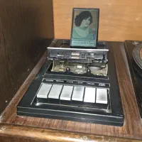 گرامافون . گرام .کاست.رادیو|کلکسیون اشیاء عتیقه|مهریز, |دیوار