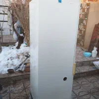 یک عدد آبگرمکن ایستاده