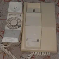 تلفن قدیمی آمریکایی اصل  که تمامی مشخصاتش وفرستادم