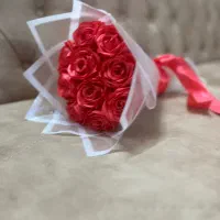 دسته گل ۱۰شاخه قرمز کم حال