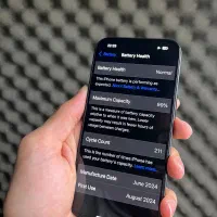 آیفون 15 نرمال تمیز