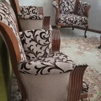 یک دست مبل وناهارخوری،