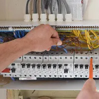 برقکار برق کار غرب تهران کابل کشی کولر گازی اتصالی