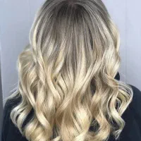 نیازمند ۵ مدل رنگ و لایت حرفه‌ای ریگان|خدمات آرایشگری و زیبایی|خمینی‌شهر, |دیوار