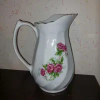 پارچ گل سرخی قدیمی
