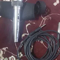 یه عدد میکروفن اصلی از عراق آوردم نو همراه کاور