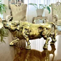 مجسمه برنجی