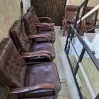 صندلی چوبی|میز و صندلی غذاخوری|تهران, فلسطین (میدان انقلاب)|دیوار