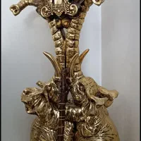 ساعت ایستاده طلایی