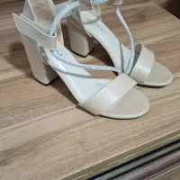 لباس محلی و مجلسی|لباس|صدرا-فارس, فاز ۱|دیوار