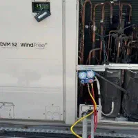 تعمیر سرویس چیلر اسپیلت کولرگازی VRF برد اینورتر