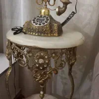 میز تلفن و تلفن