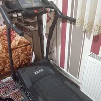تردمیل درحد نو. خیلی کم استفاده شده.