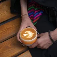دعوت به همکاری در کافه