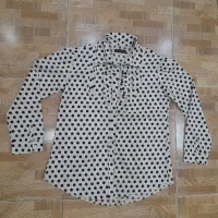 .تعدادی لباس|لباس|رشت, دباغیان|دیوار