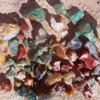 .سنگ و نگین.