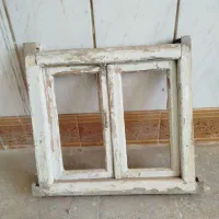 دریچه قدیمی چوبی