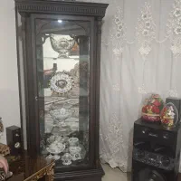 ویترین شیشه ای