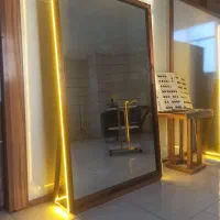 آینه قدی نئونی دست ساز همراه با چوب روسی
