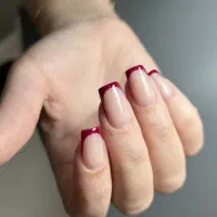 ناخنکارباسابقه تجربه دستیاری ناخن داشته باشه