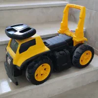 ماشین اسباب بازی چهارچرخ