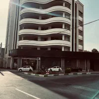 ۳۰۰ متر تجاری نبش میدان مادر