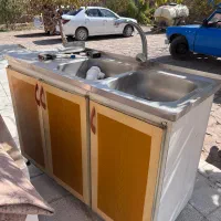 کابینت فلزی تمیز