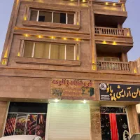 مغازه تجاری بر بلوار اصلی ۲۴ متری صدرا**