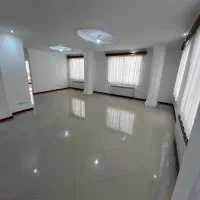 واحد ۲۲۰ متری، ۴ خواب، نورگیر و دنج، دسترسی عالی