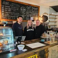 مشاوره و آموزش  راه‌اندازی صفر تا صد کافی شاپ