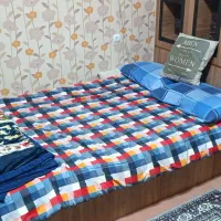 تخت خواب و مبل سالم و تمیز|مبلمان خانگی و میز عسلی|آباده, |دیوار