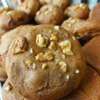 فروشنده خانوم کلوچه پزی