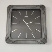 ساعت دیواری چوبی