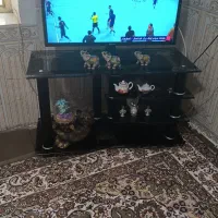 تلوزیون و میز
