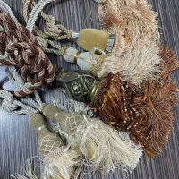 پرده جمع کن های زیبا و یک گلمیخ طلایی