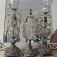 یک جفت شمعدان وشکلات خوری