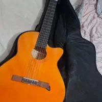 گیتار در حد نو