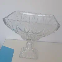 میوه‌خوری پایه‌دار زیبا و سالم