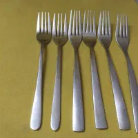شش عدد چنگال استیل ،تمیز و براق و محکم