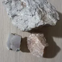 سنگ طلا و سنگ قیمتی