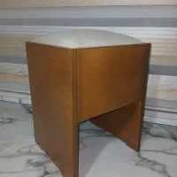 نشیمن کنارتختی چوبی