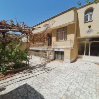 فروش خانه ویلایی۲۶۵متر۲طبقه باپروانه ساخت خ گلستان