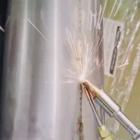 استخدام نیروی جوشکار